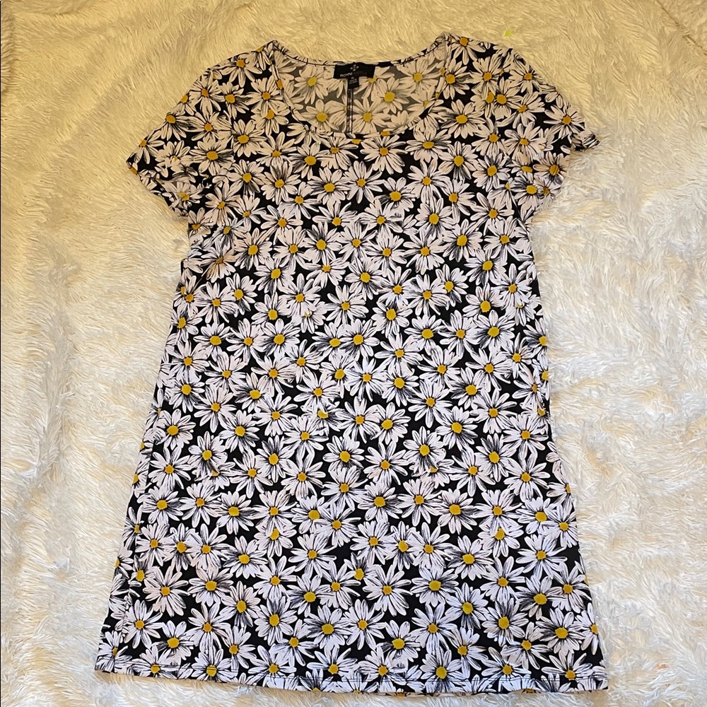 Ronni Nicole Daisy Print Black and White Dress